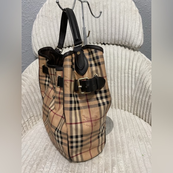 Burberry bags - Picture 2 of 16